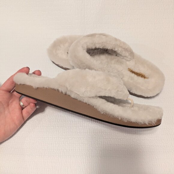 OLUKAI Kipe'a Heu Wool Shearling Fuzzy Slipper Sandals 10 Fuzzy Soft All-Year - Picture 8 of 12